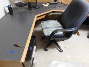 lot 368 image: desk, lamp, 2 filing cabinets, chair and 2 speakers