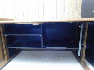 lot 370 image: Desk and chair