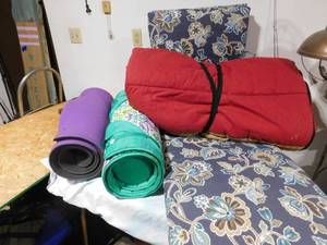lot 91 image: lounge cushion, sleeping bag, exersizing mats