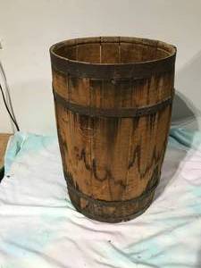 lot 90 image: Woodden keg