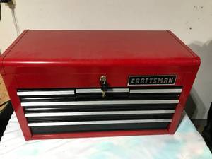 lot 142 image: Craftsman tool box w keys and tools