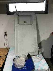 lot 107 image: Fish cleaning table with accessories