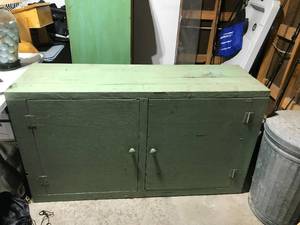 lot 164 image: Work shop cabinet