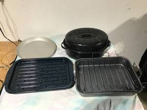 lot 80 image: Kitchen cookware
