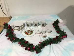lot 139 image: Mini tea set and Christmas dishes