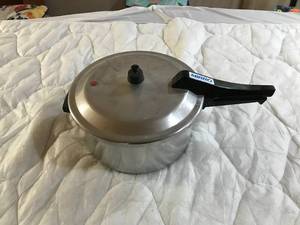 lot 70 image: Mirro pressure cooker