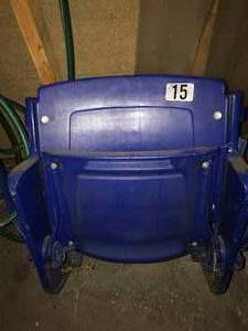 lot 398 image: 2 - Viking metrodome seats