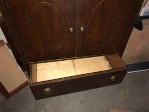 lot 400 image: Antique chest with door and drawers