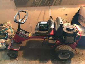 lot 1 image: Yard tractor and trailer