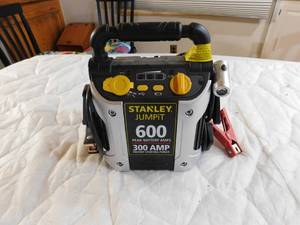 lot 12 image: Stanly Jump starter
