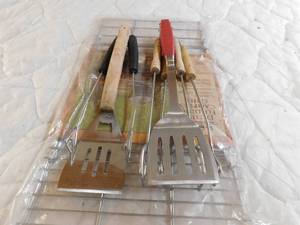 lot 51 image: Folding campers grill and utensils