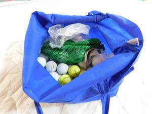 lot 152 image: Bag of golf balls