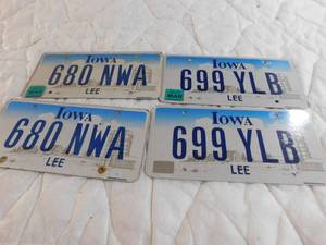 lot 17 image: 2 pairs of Iowa license plate