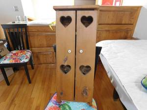 lot 73 image: Wood bathroom cabinet