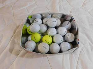 lot 11 image: Box of golf balls