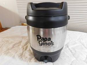 lot 28 image: Papa Ginos beverage cooler