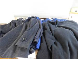 lot 24 image: 6 nice jackets