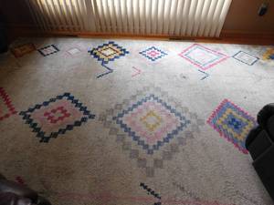 lot 303 image: Large rug