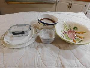 lot 268 image: Salad and serving bowls, oven dishes, serving platters