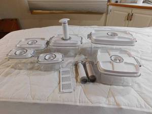 lot 260 image: Set of plastic sealer containers
