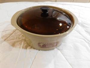 lot 263 image: Western stone ware casserole