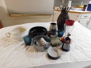 lot 261 image: Pottery, humming bird feeder, candle holders, large wicker vase & more