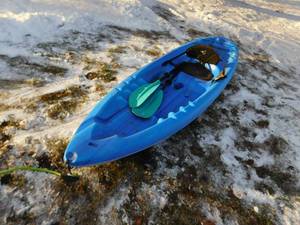 lot 4 image: 10 ft Pelican kayak