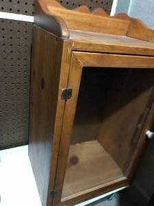 lot 221 image: Sm show cabinet