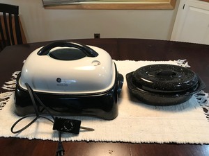 lot 227 image: GE cool touch skillet & small roasting pan
