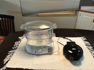 lot 252 image: Oster dehydrator & dash waffle maker
