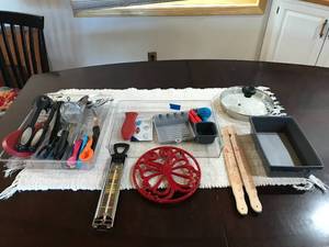 lot 262 image: Kitchen utensils and more
