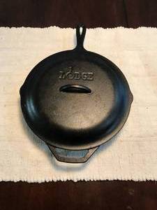 lot 267 image: Lodge cast iron skillet
