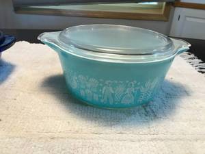 lot 282 image: 2 glass casserole dishes