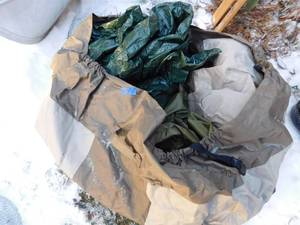 lot 332 image: 2 tarps and 4 covers