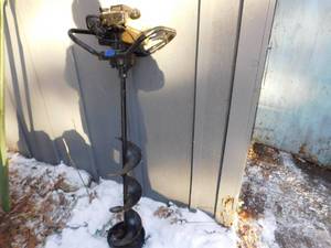 lot 337 image: Magnum 49cc plus ice auger