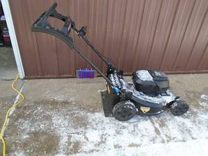 Toro personal pace 40 volt cordless lawn mower. Lighty used. No battery or charger. Unable to test. As shown.