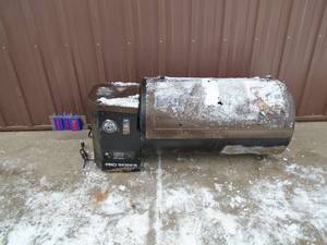 Pitboss pellet grill with controller. As shown.