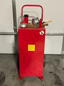 lot 5 image: Gas Caddy