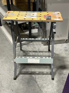 lot 14 image: Folding Work Bench