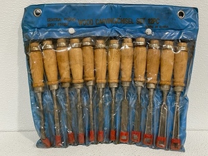 lot 22 image: Wood Carving Chisel Set