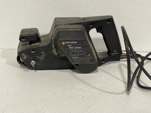 lot 54 image: Black & Decker Belt Sander