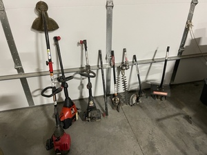 lot 81 image: Craftsman Gas Yard Tools
