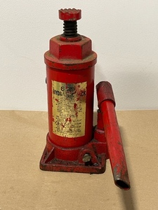lot 89 image: 6 Ton Hydraulic Bottle Jack