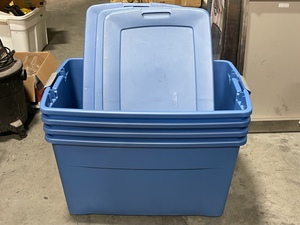 lot 120 image: 4 Large Totes with Locking Lids