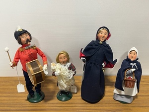Byers Choice Carolers