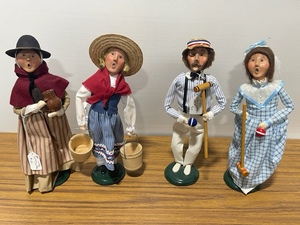 Byers Choice Carolers
