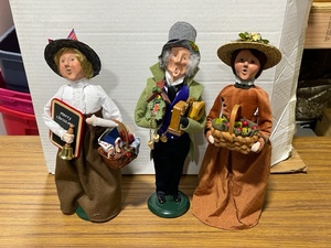 Byers Choice Carolers