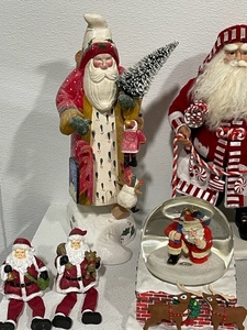 Collectible Christmas Decor and Mr. Christmas Snow GlobeNo charger