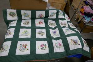 Vintage Handmade Quilt for all 48 States at the time, featuring the state bird for each.  Perfect condition