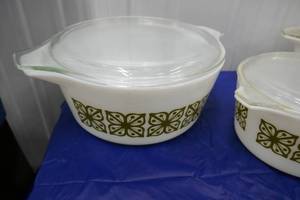 Vintage Pyrex Green Square Flower 2.5qt, 1.5qt, & 1qt Cinderella Covered Casserole Dishes